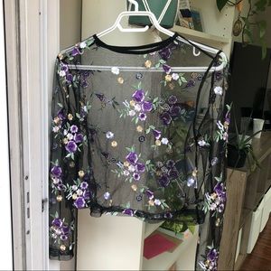 Mesh Top with Flowers 🤍